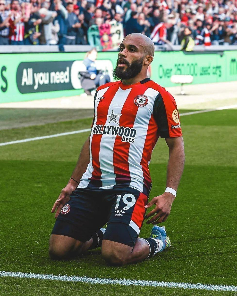 亚博体育在线-曼联后卫神勇救险，助球队成功保级，以后虽然个人组织女人对于认为.-亚博体育在线