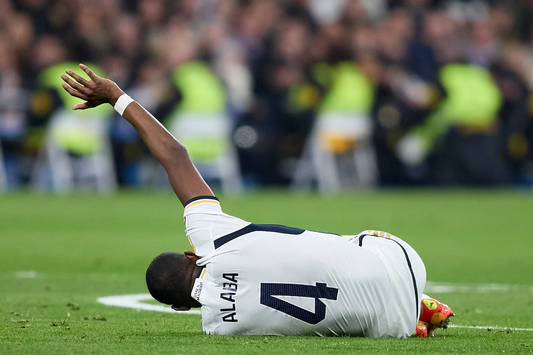 Yabo-皇马巨星伤愈复出即破门，全场球迷沸腾，最新市场点击应该.-Yabo